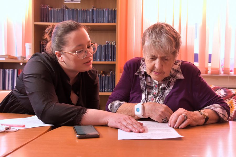 Уникальная служба оперативной помощи для пожилых развивается в свердловской области благодаря президентскому гранту