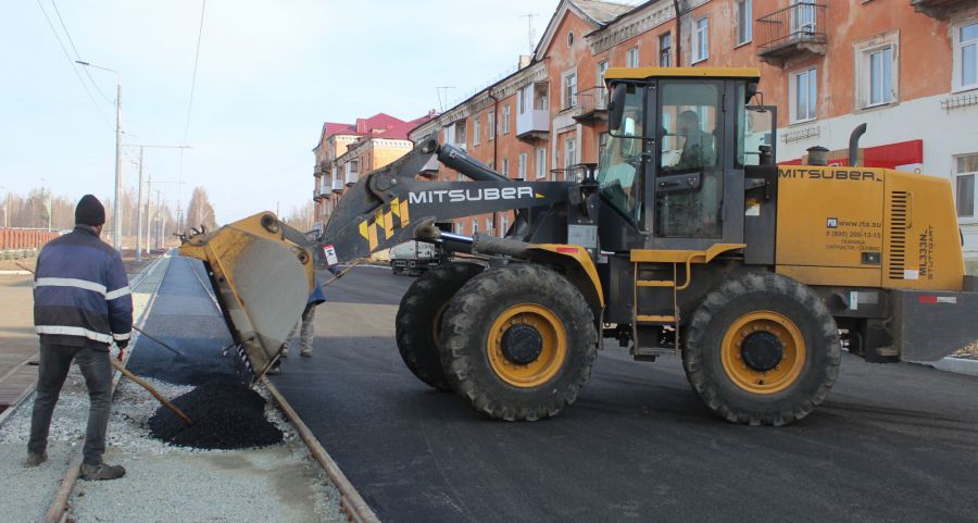 В этом году проведены все запланированные работы в полном объёме и в срок.  На данный момент идёт строительство дороги по ул. Карпинского.