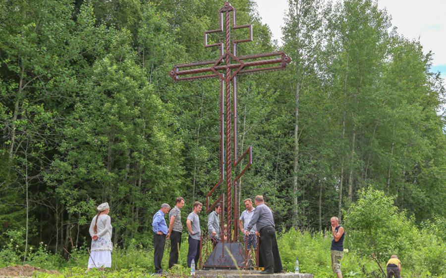 Село роща свердловская область. Поклонный крест Андрея Первозванного. Шалинский храм Андрея Первозванного. Поклонный крест Кадуй. Поклонный крест Ильинско-Подомское.