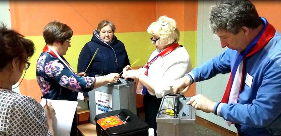 Момент работы УИК 1230, открытие участка