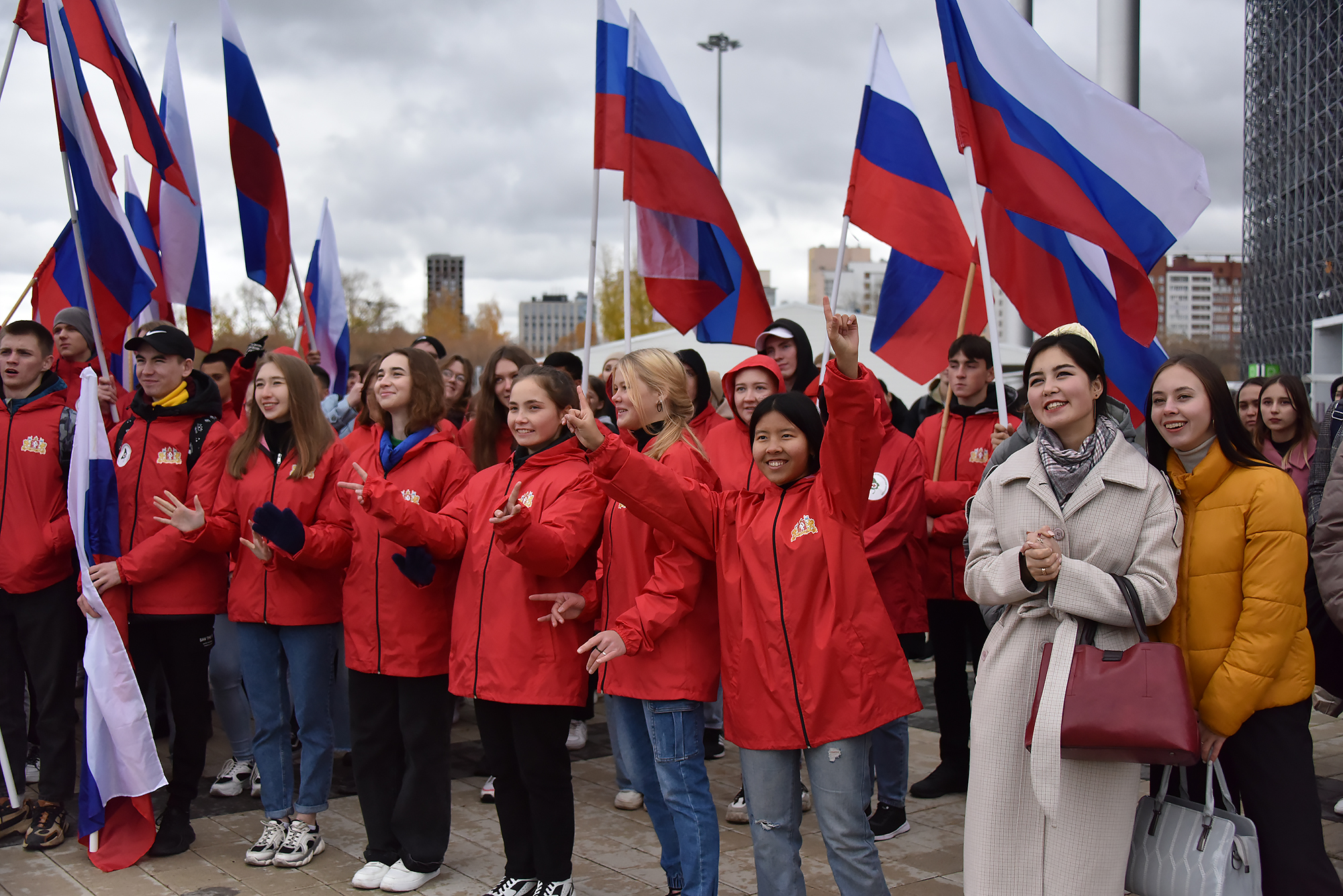 Сайт новости екатеринбург. Молодая гвардия волонтерское движение.