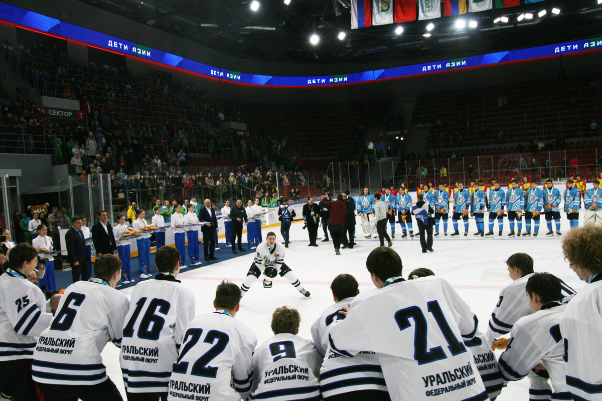 детский хоккей. хоккеист озеры. дети хоккеисты. урфо хоккей. хоккейная команда ямал 93 год.