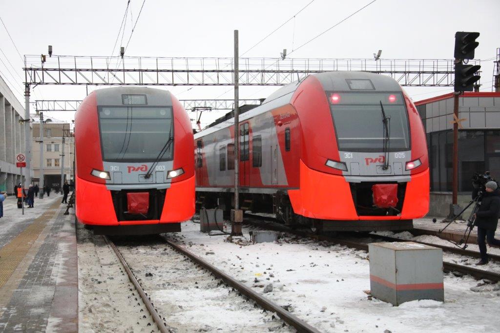 Электрички екб. Электропоезд Ласточка Екатеринбург. Электропоезд Ласточка Тюмень Екатеринбург. Электропоезд Ласточка -- Тюмень. Ласточка поезд СВЖД.