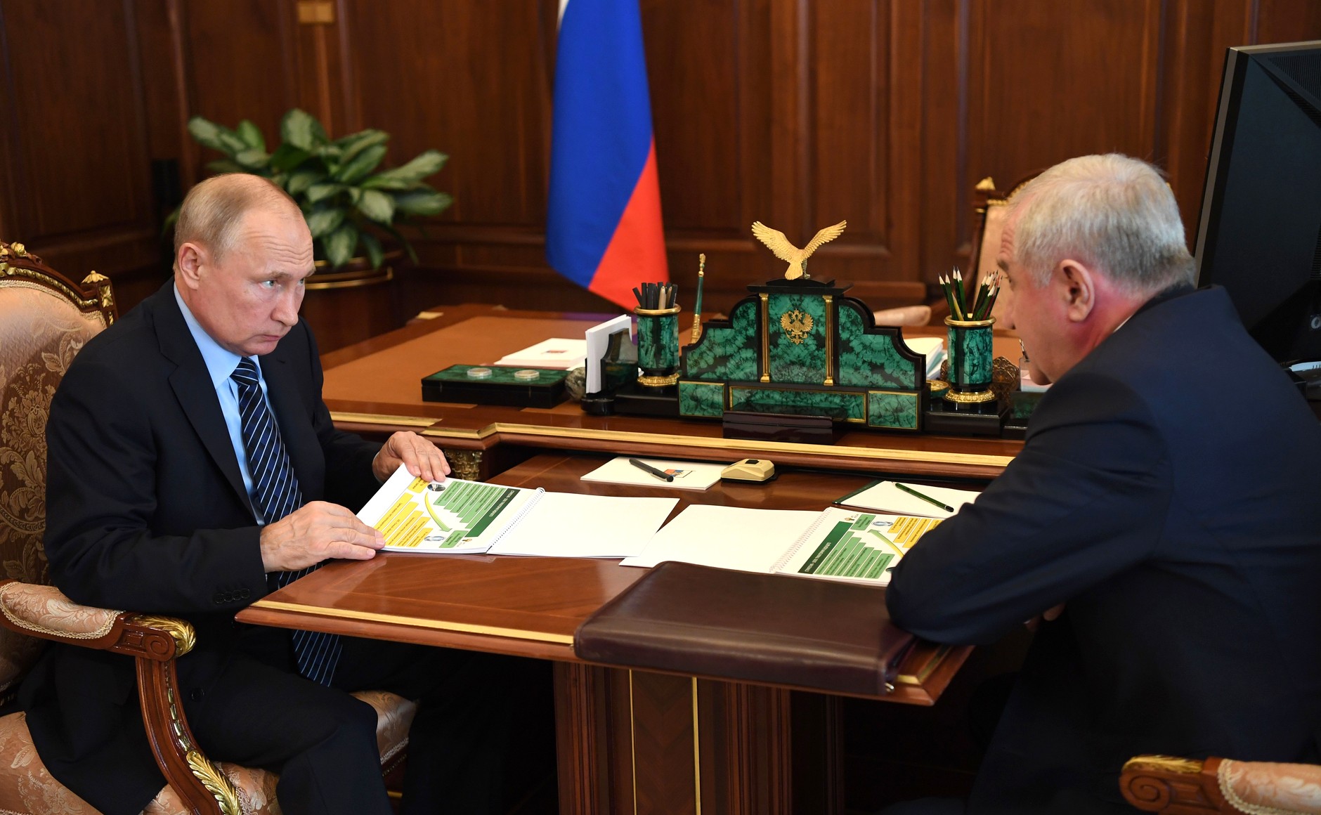 Глава федеральной. Булавин глава таможни. Путин и Булавин. Путин таможня. Президент РФ таможня.